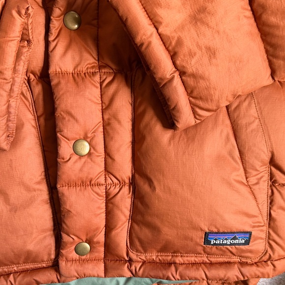 Kids Patagonia Two-Tone Hooded Puffer Jacket - Picture 3 of 5